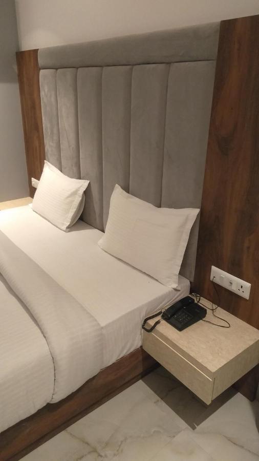 Hotel The Nilsa New Delhi Eksteriør billede