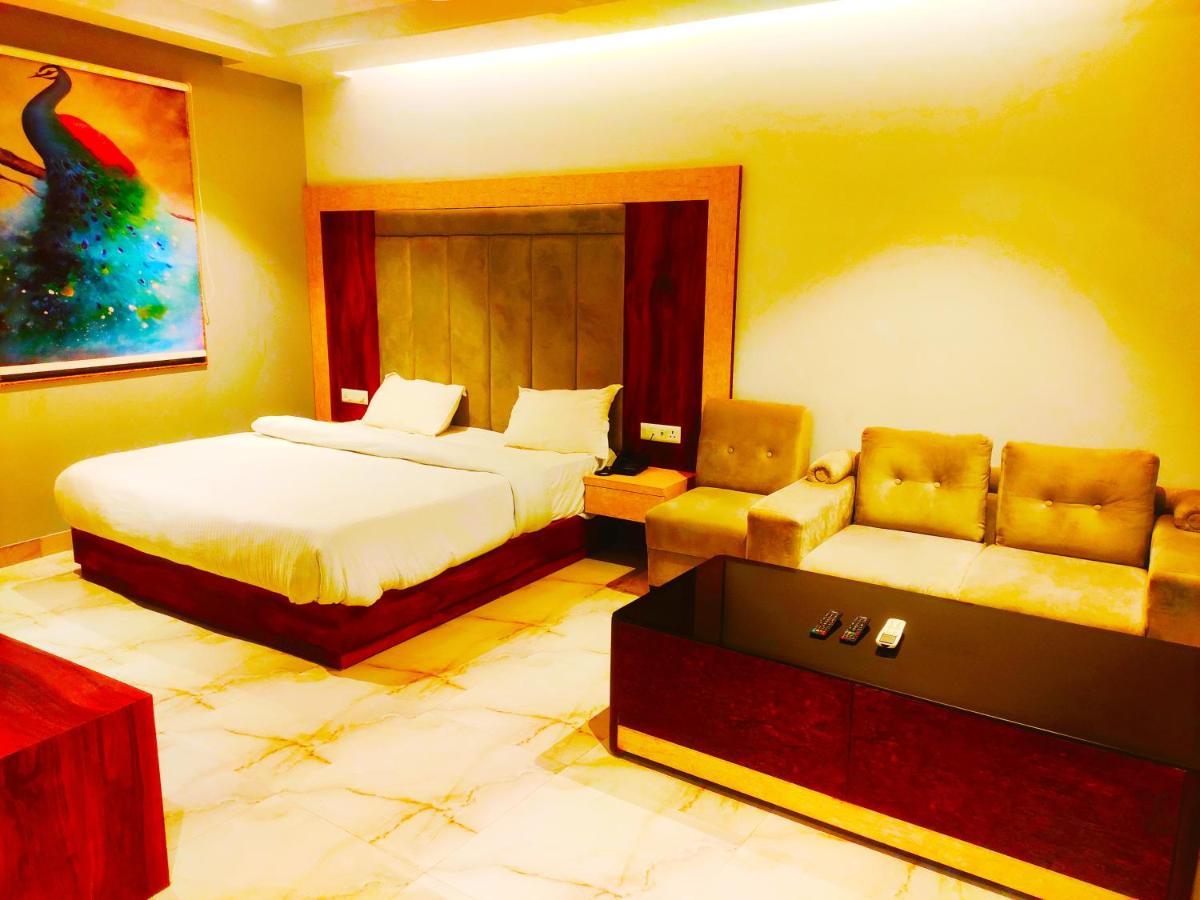 Hotel The Nilsa New Delhi Eksteriør billede